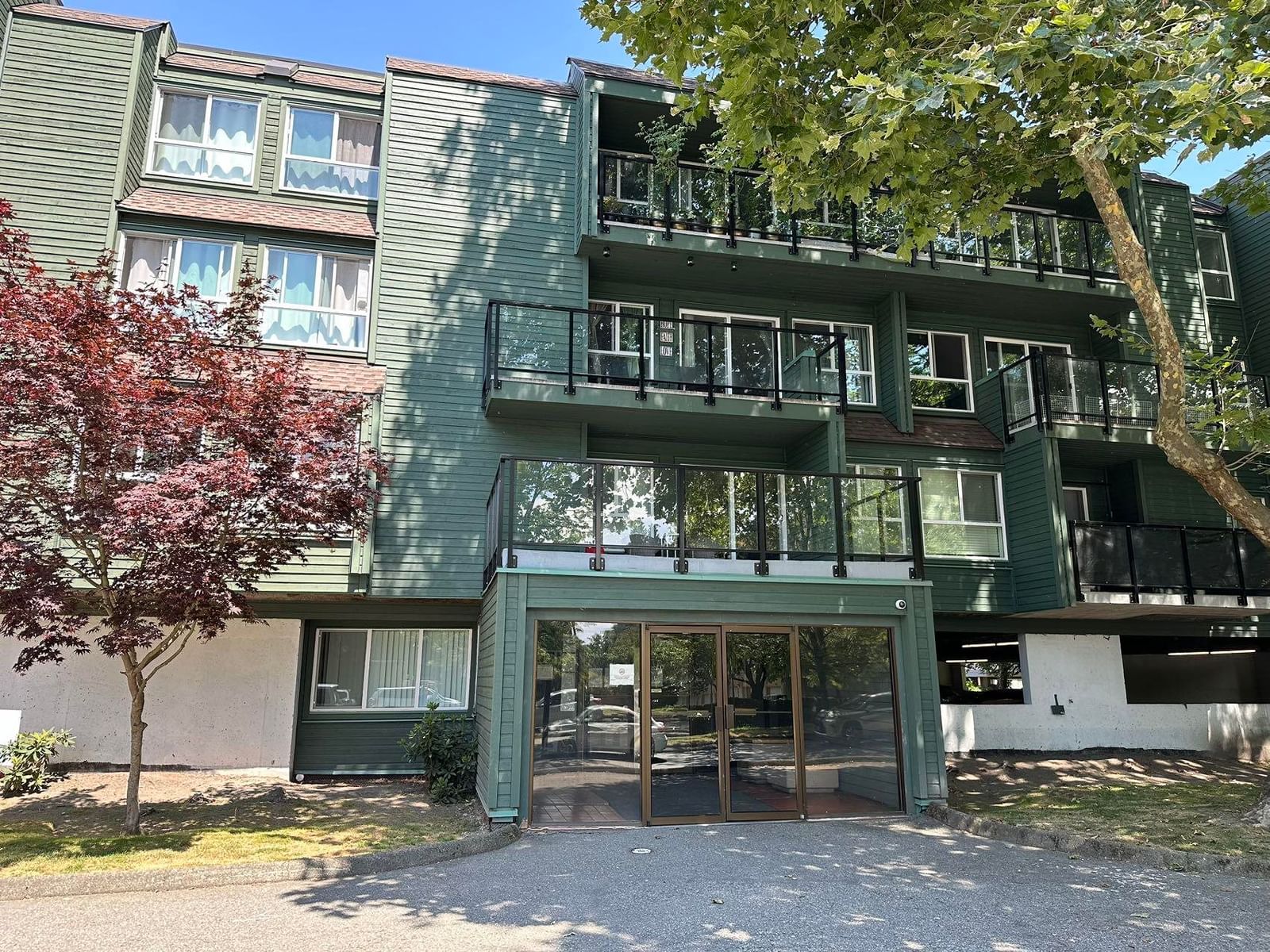 Listing Image 3
