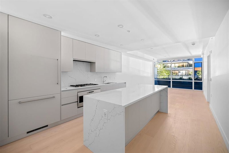 205 - 1331 Marine Drive, West Vancouver, V7T 1B6 | Image 3