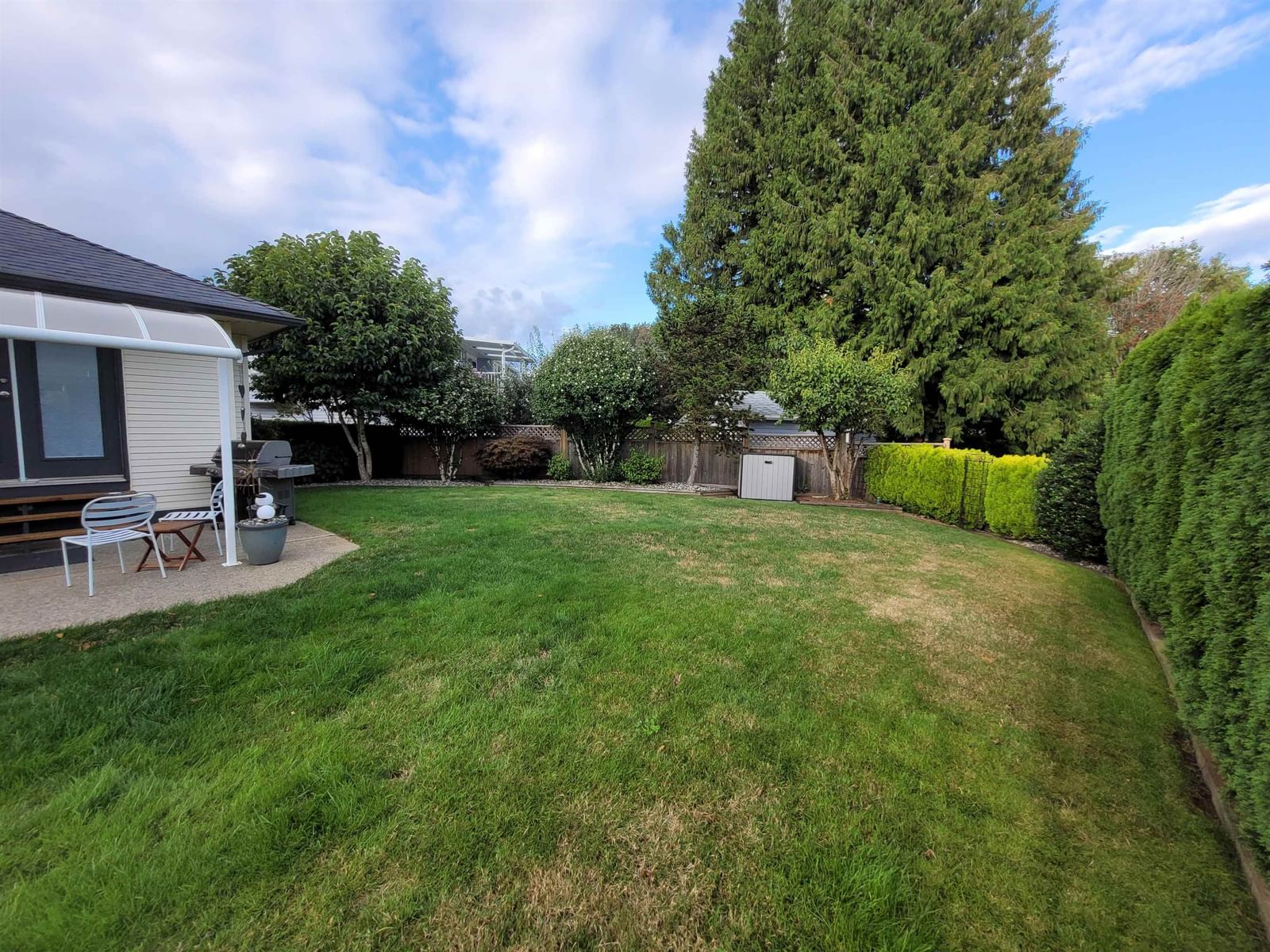 Listing Image 4