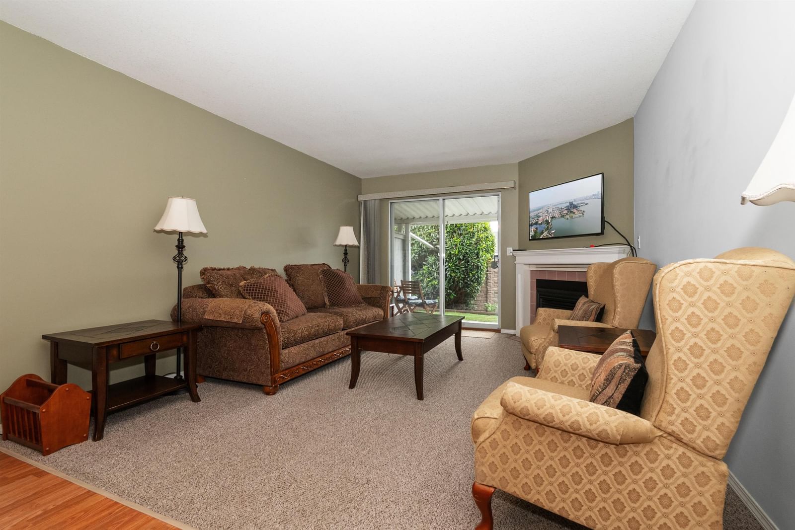 Listing Image 12