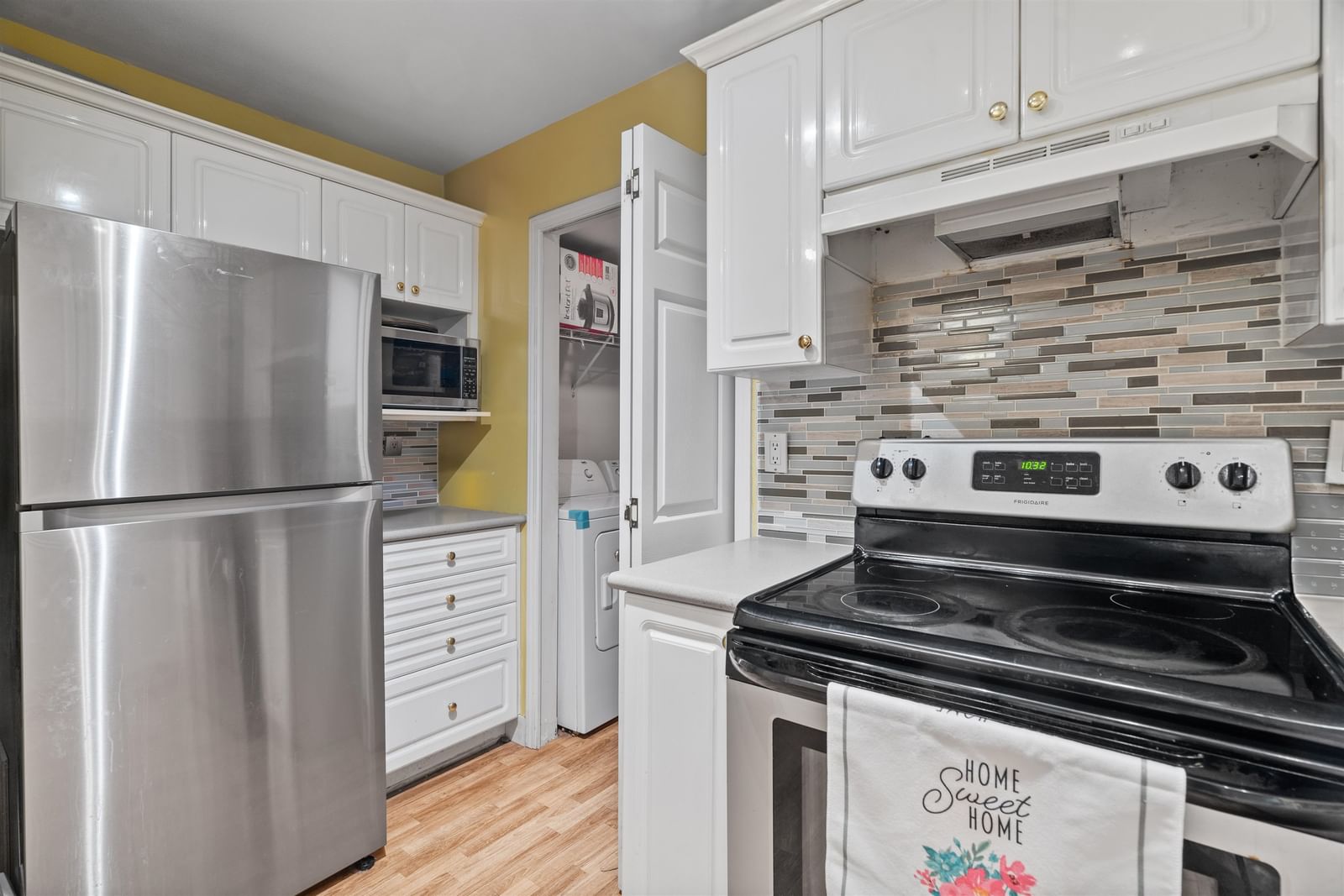 Listing Image 6