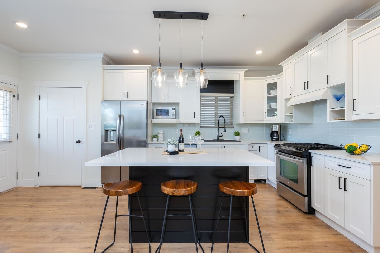 Listing Image 10