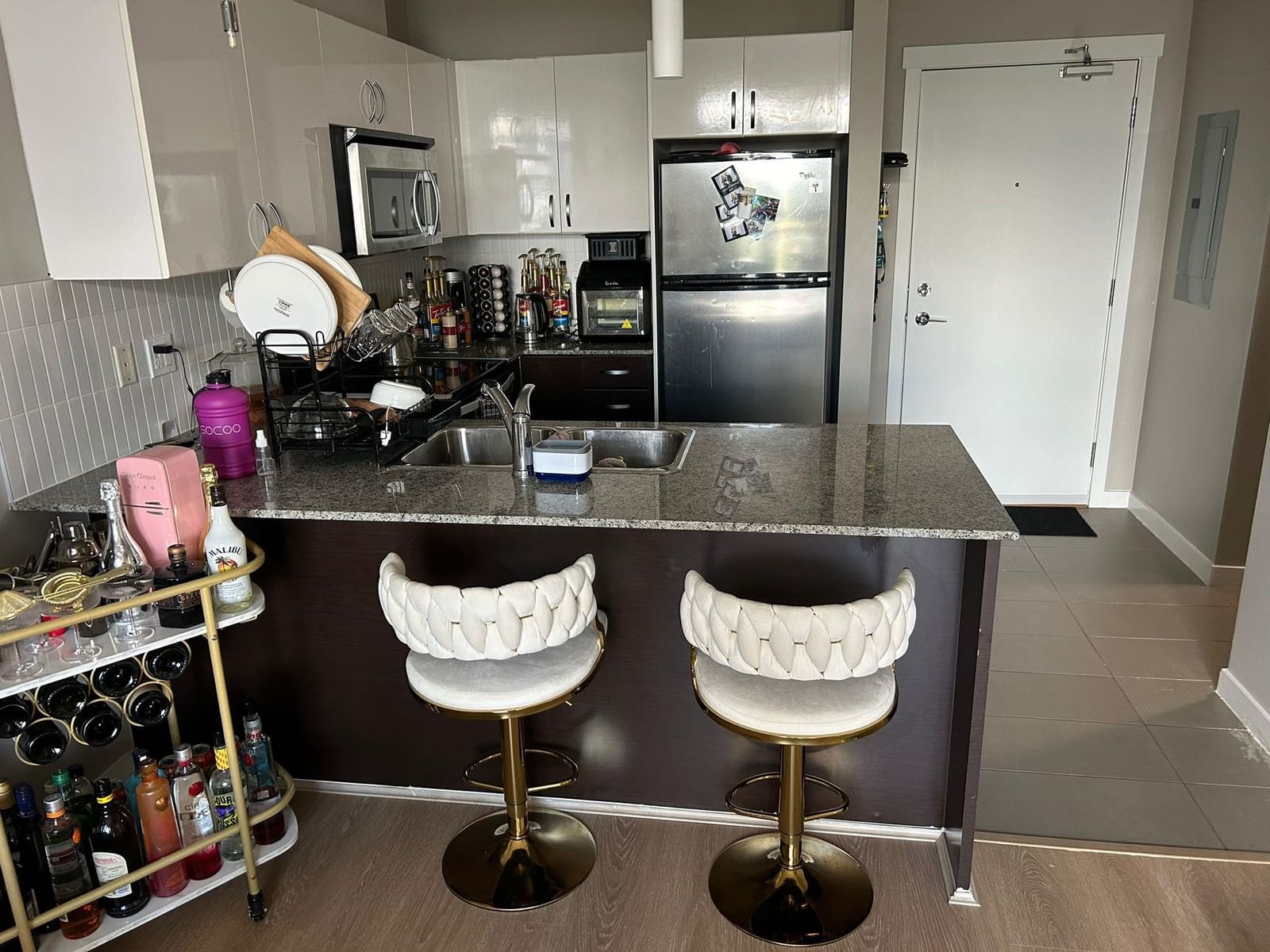 Listing Image 4