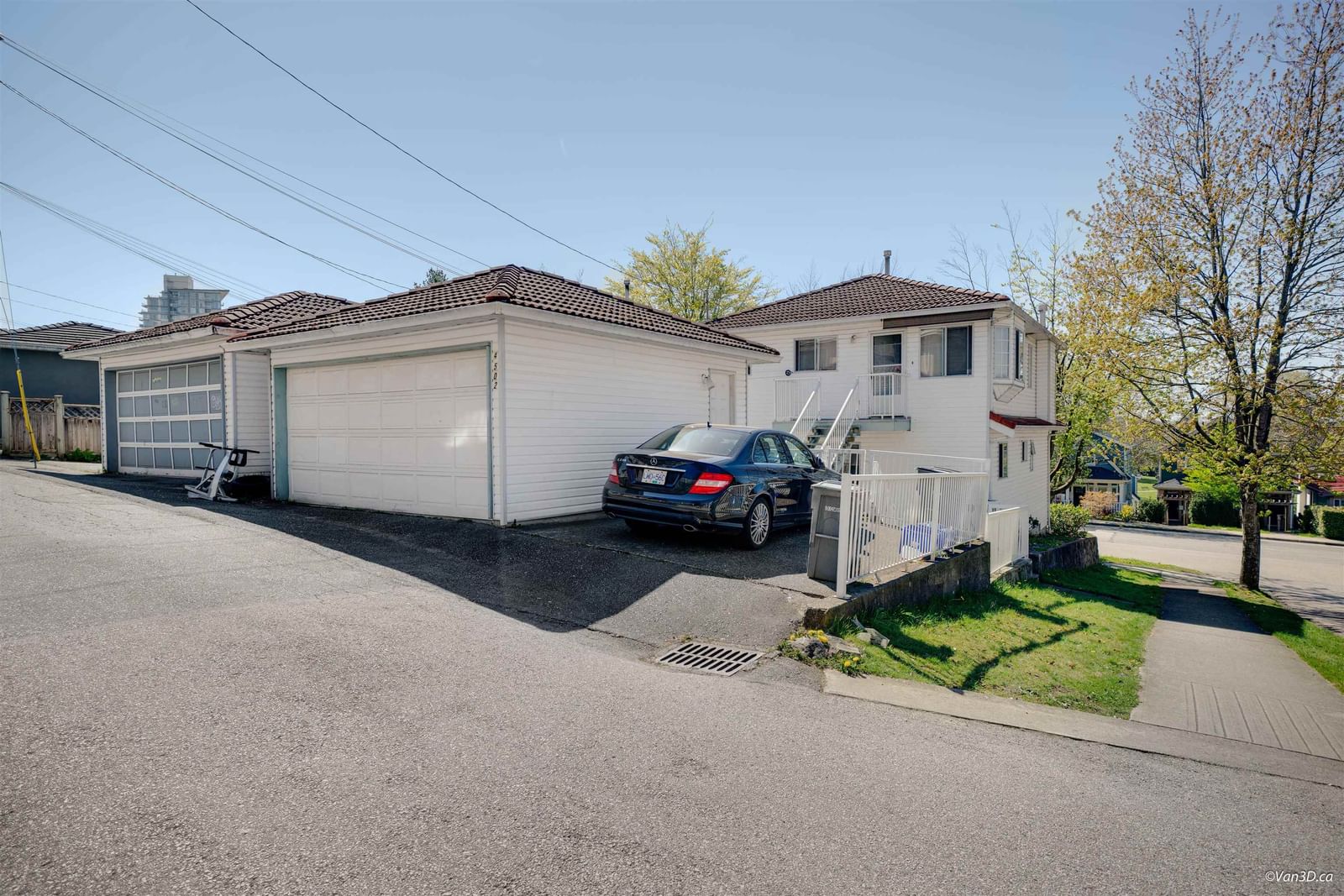Listing Image 3
