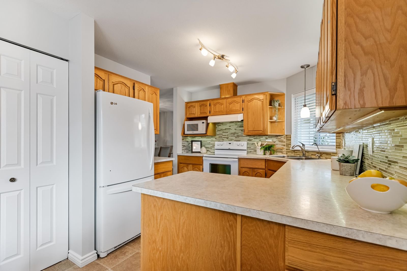 Listing Image 14