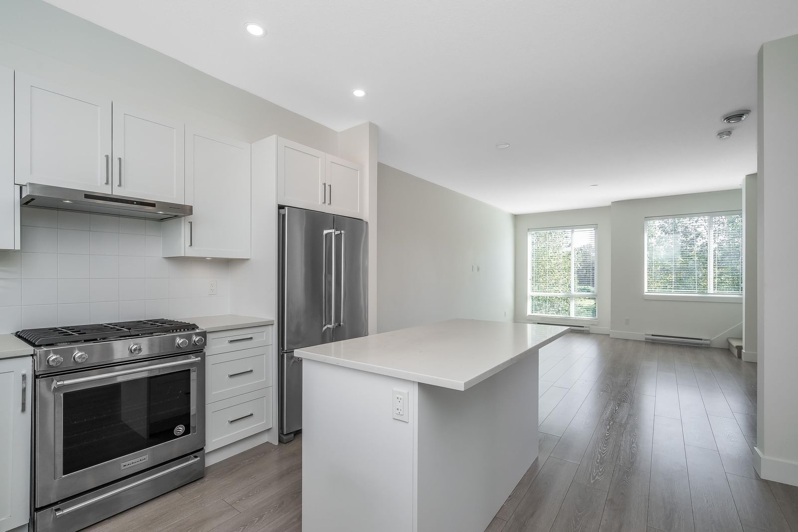 Listing Image 16