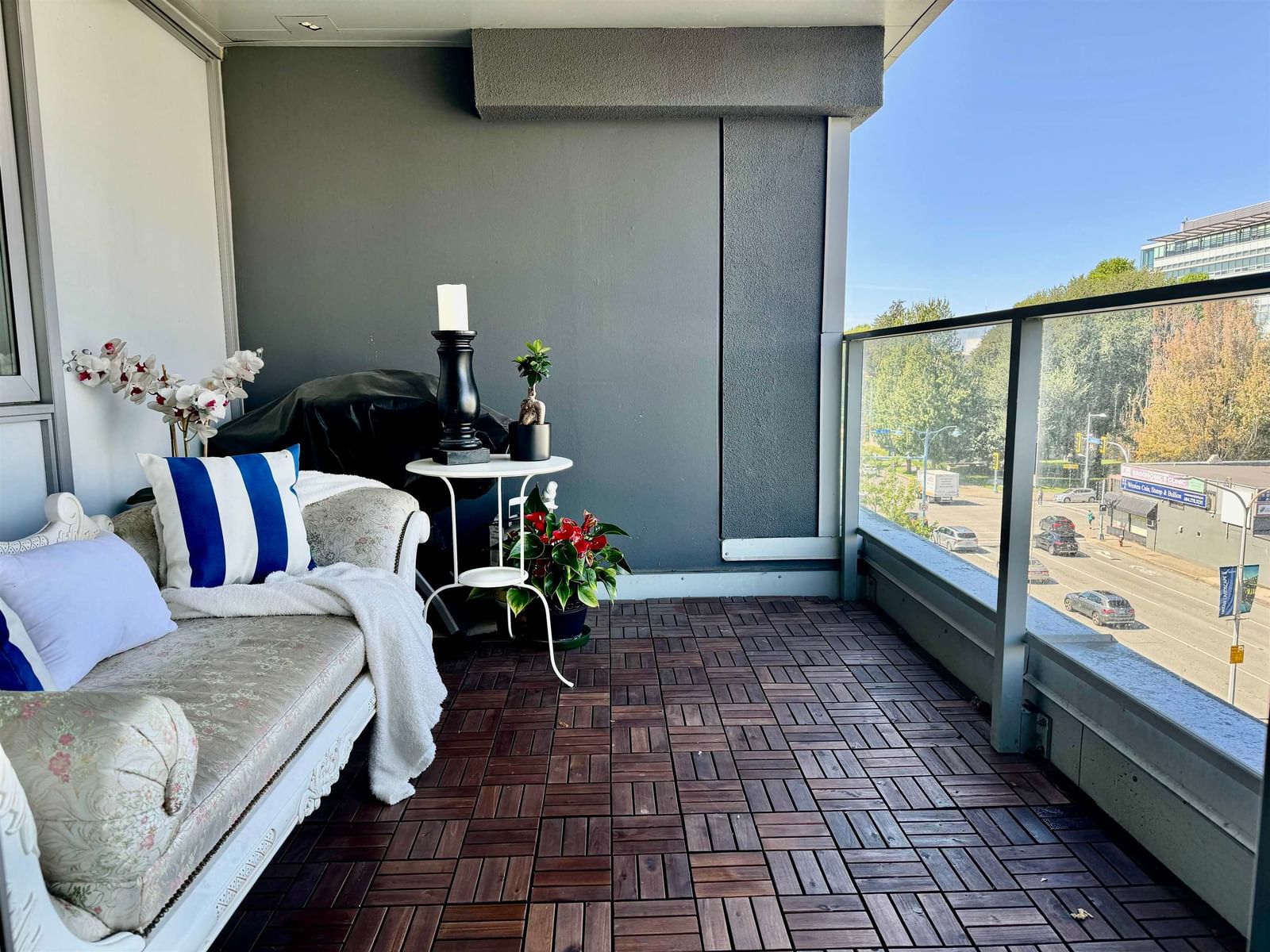 Listing Image 11