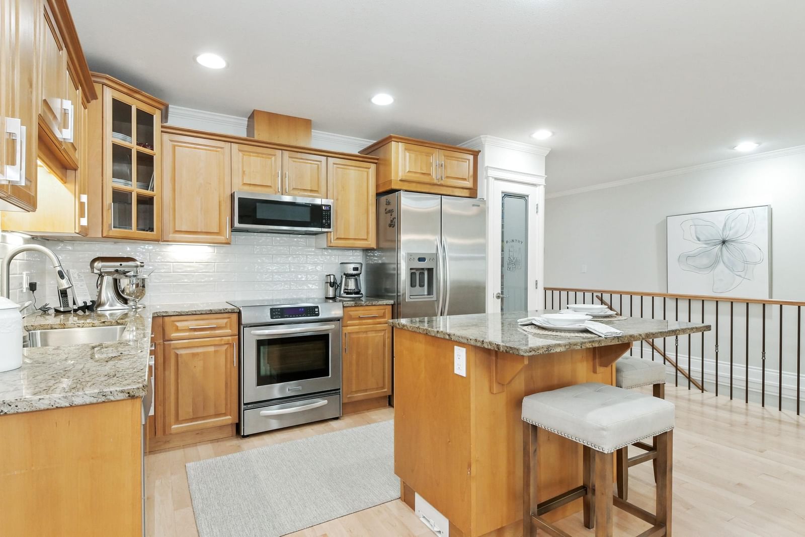 Listing Image 11
