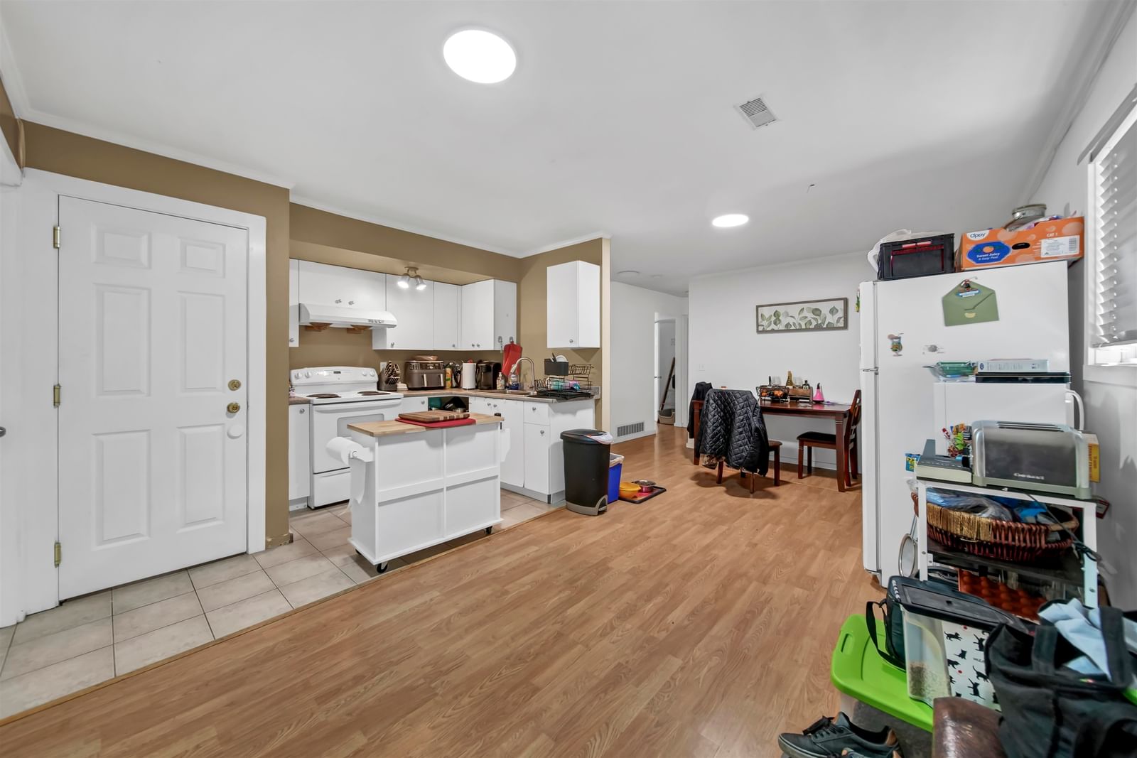 Listing Image 19