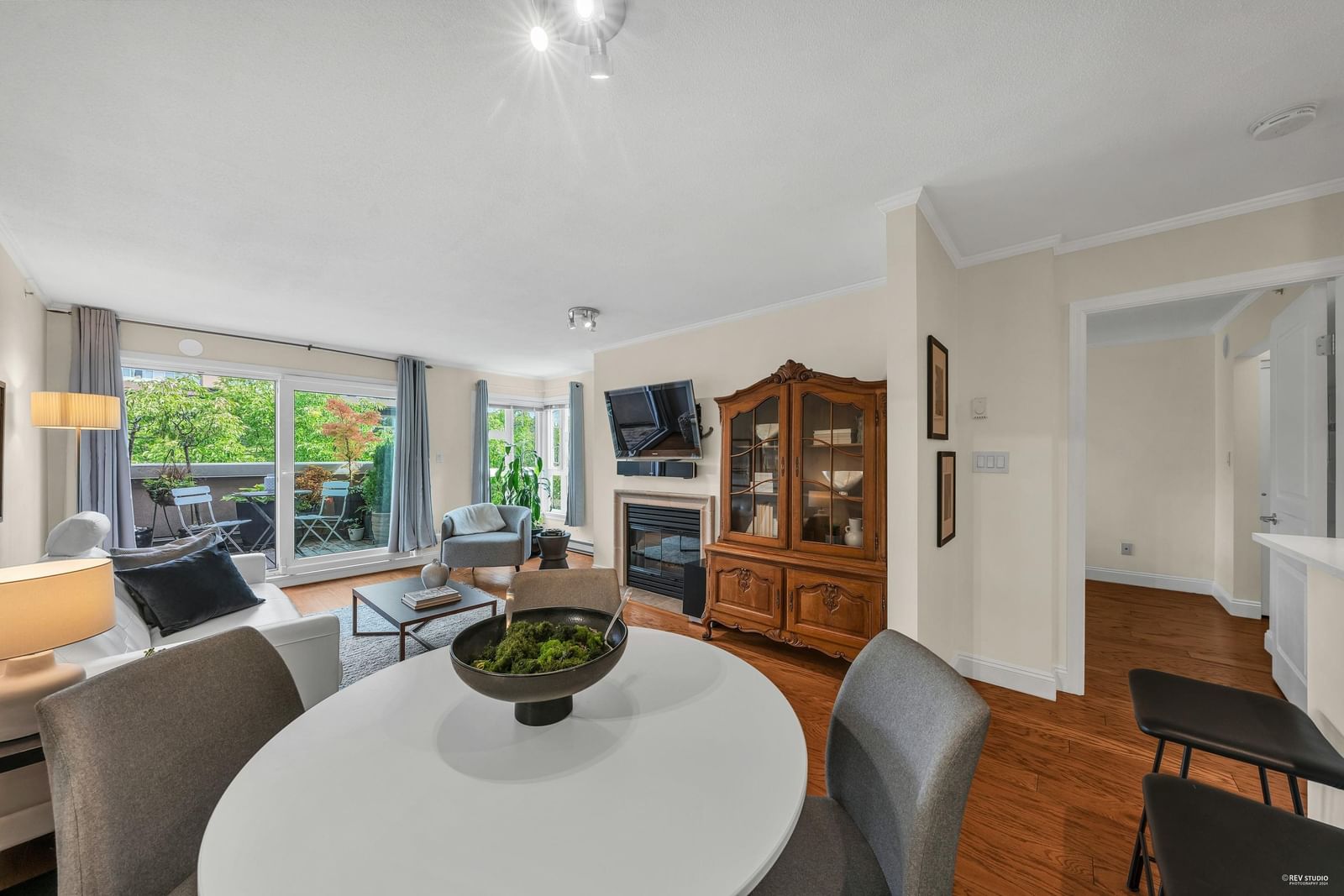 Listing Image 9
