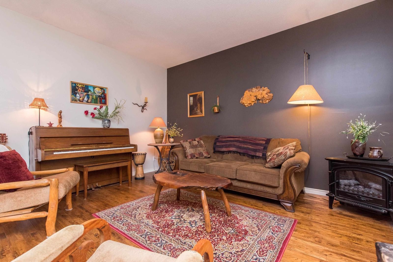 Listing Image 19