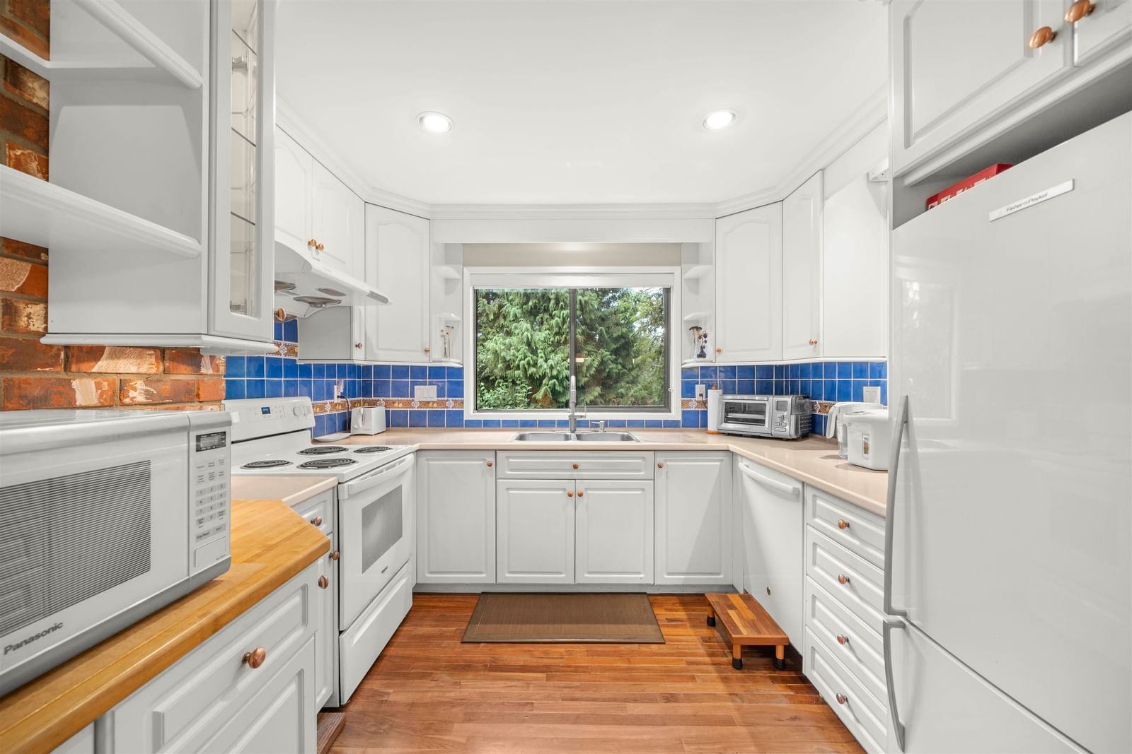 Listing Image 10