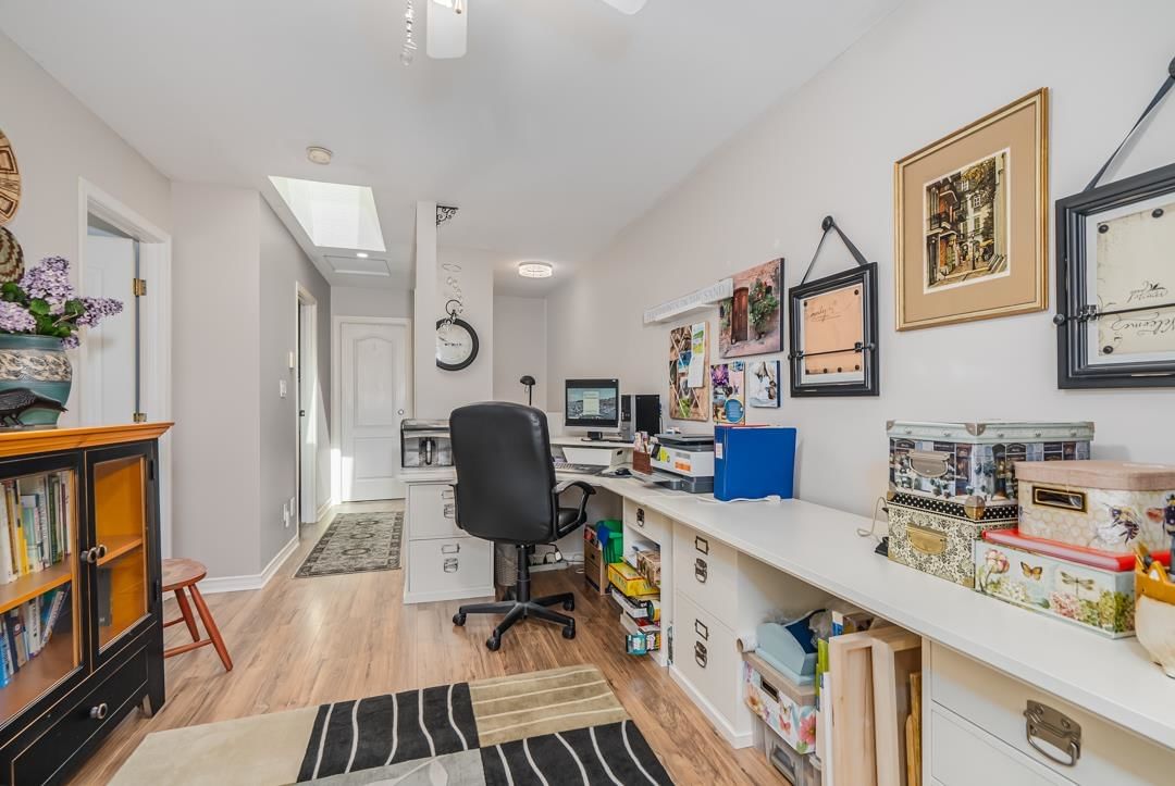 Listing Image 23