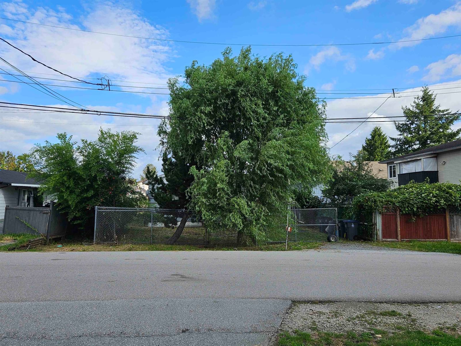 Listing Image 4