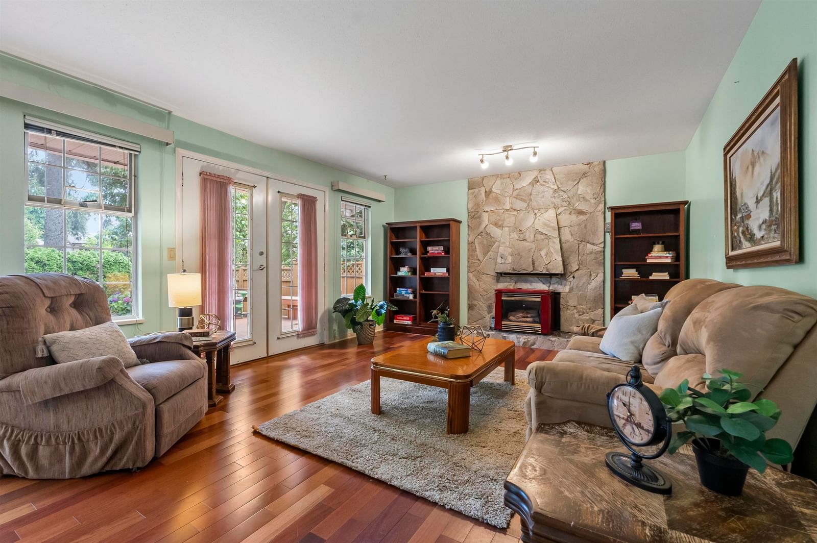 Listing Image 11