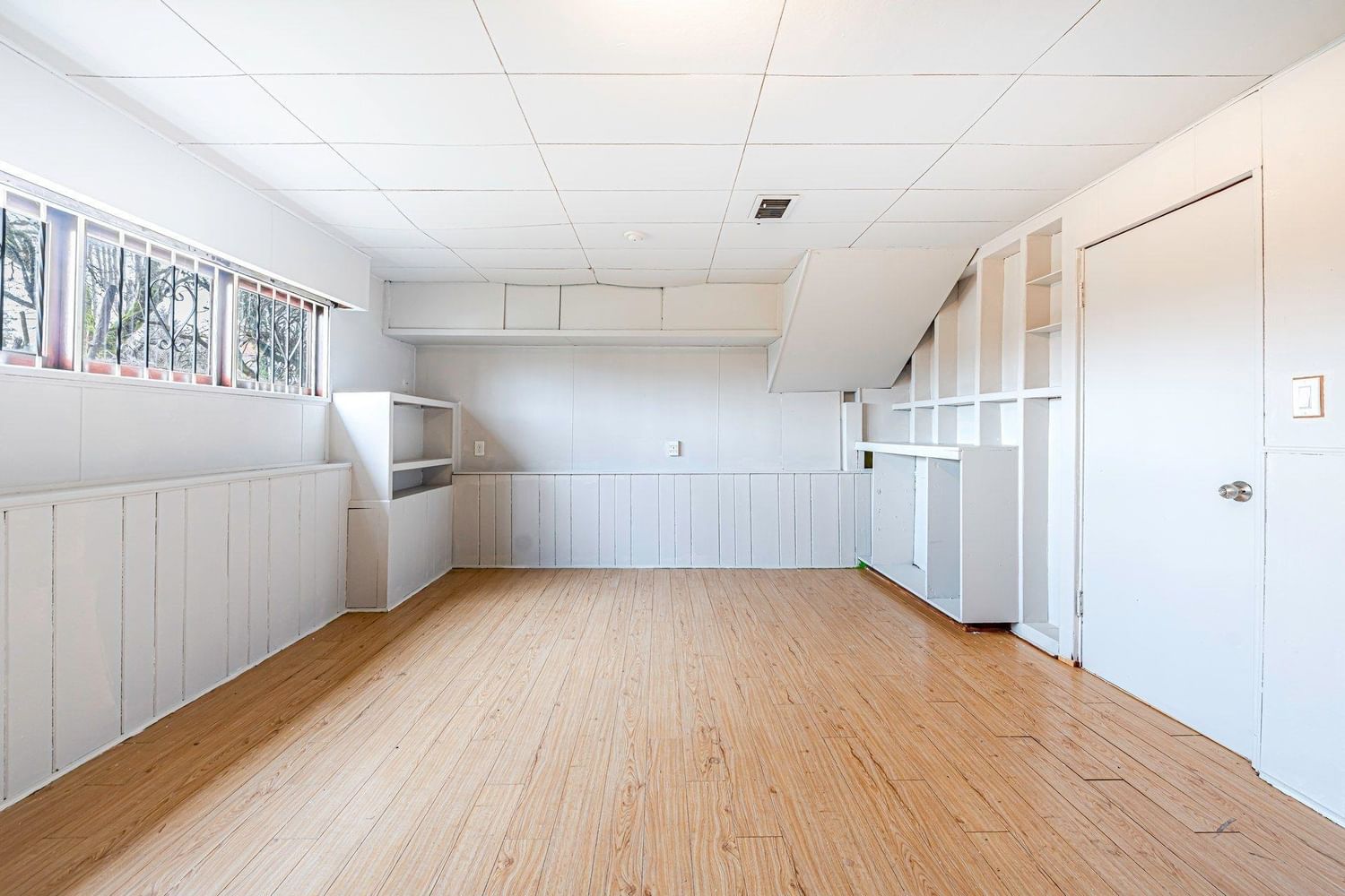 Listing Image 17