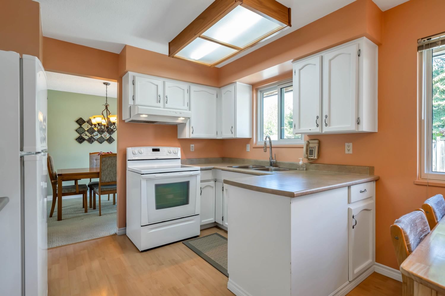 Listing Image 9