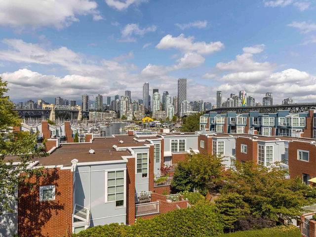 301 - 1540 Mariner Walk