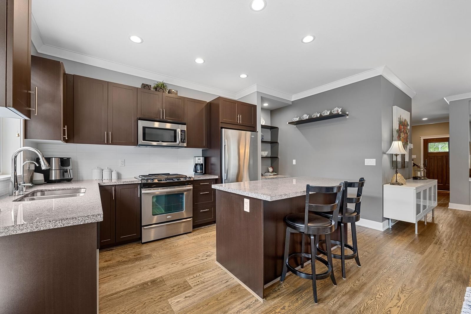 Listing Image 10