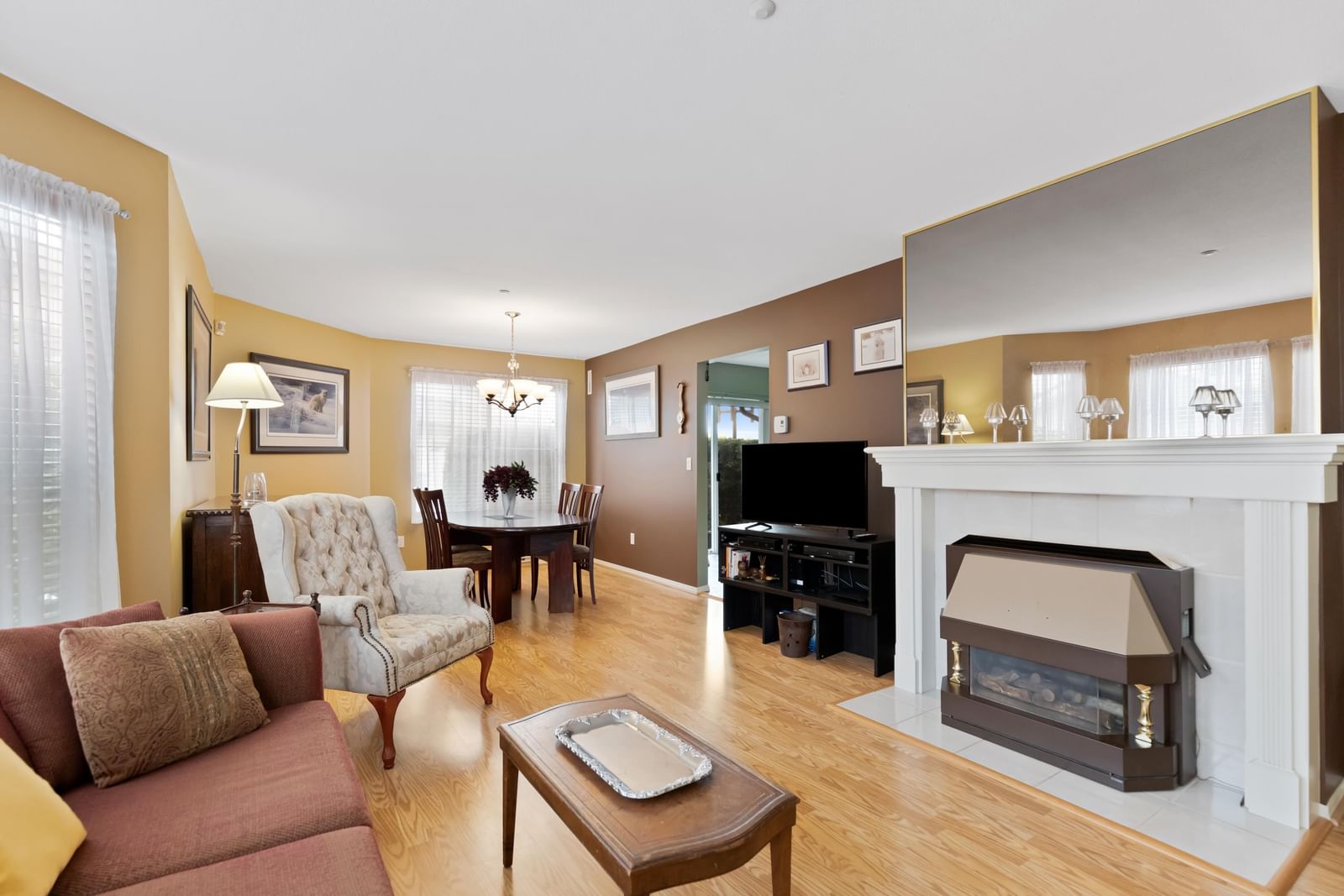 Listing Image 5