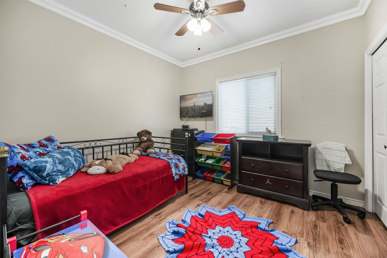 Listing Image 8