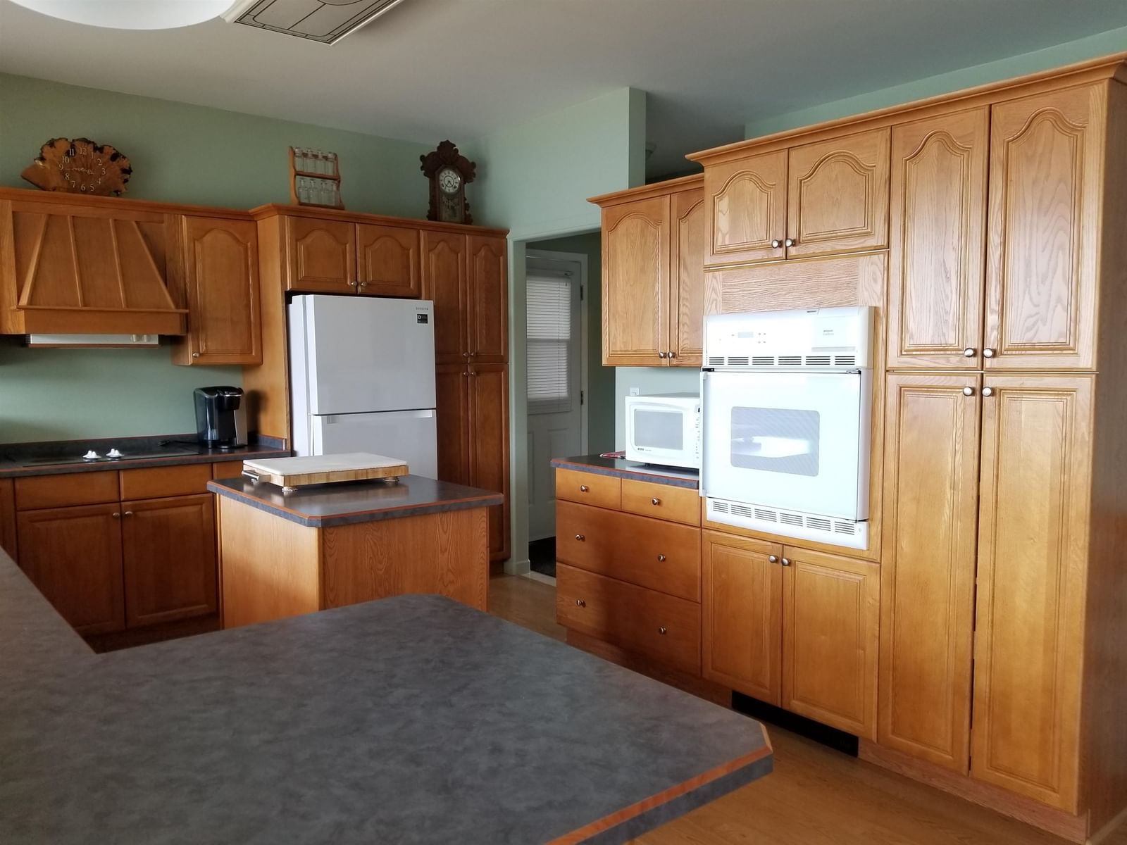 Listing Image 11