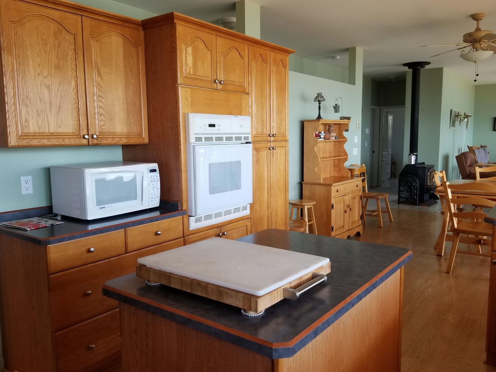 Listing Image 12