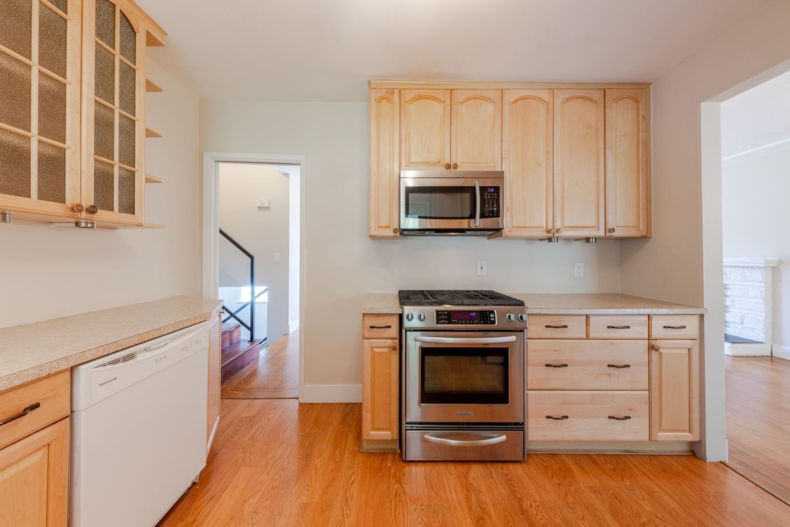 Listing Image 5