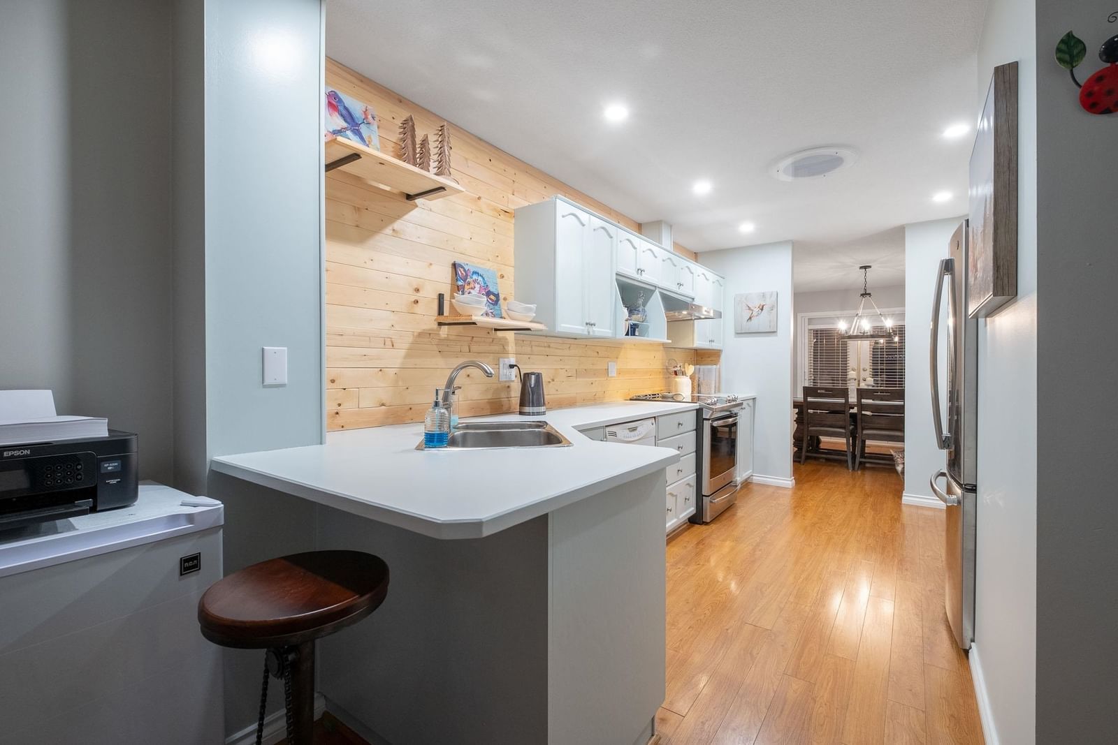 Listing Image 9
