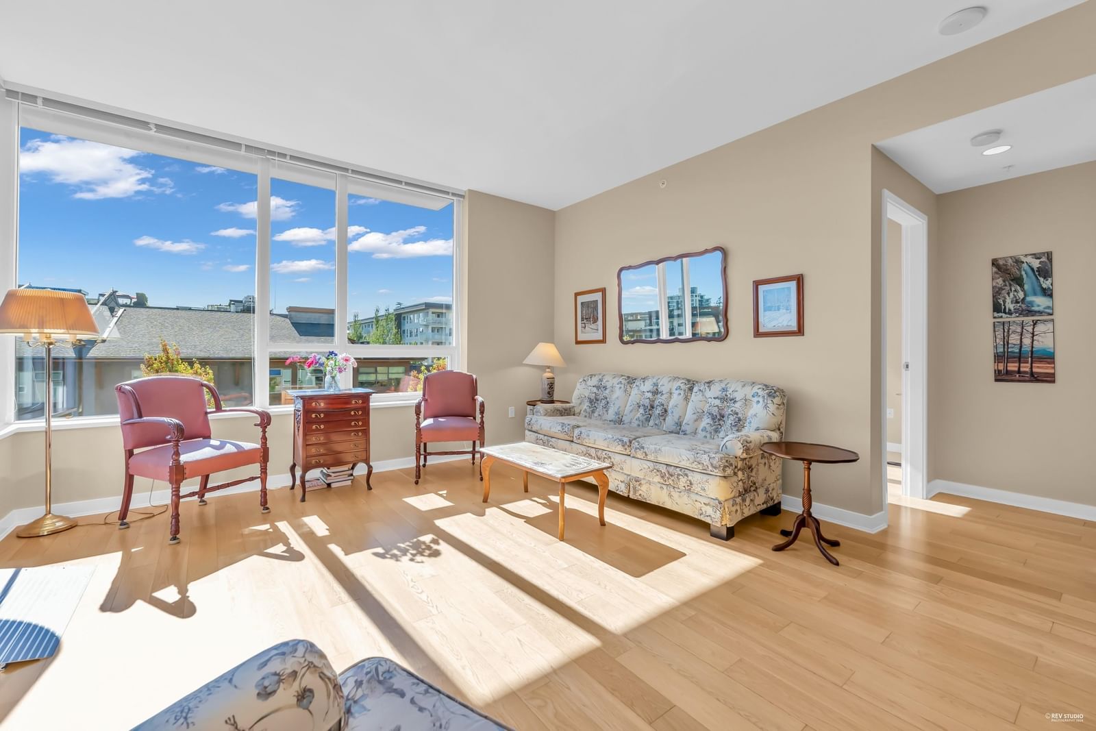 Listing Image 9