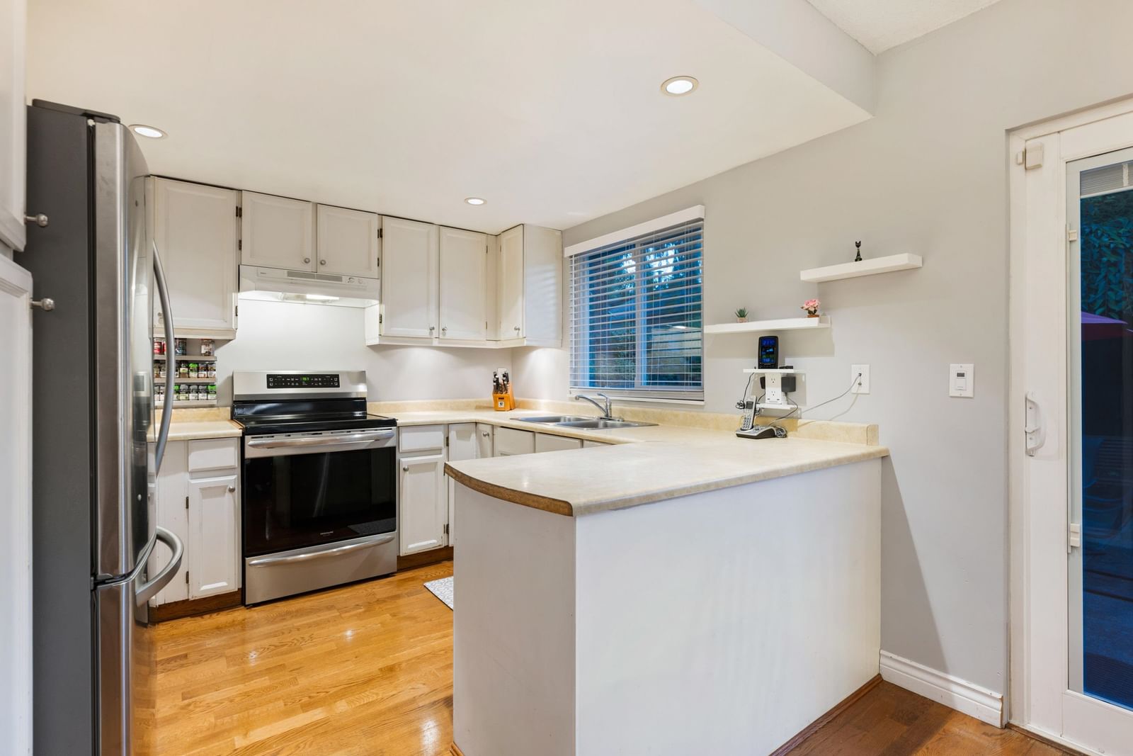 Listing Image 13