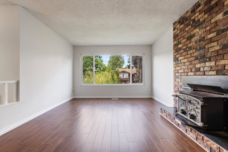 3228 Salt Spring Avenue, Coquitlam, V3E 1E9 | Image 2