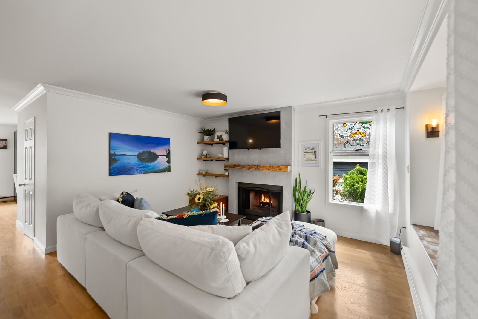 Listing Image 5