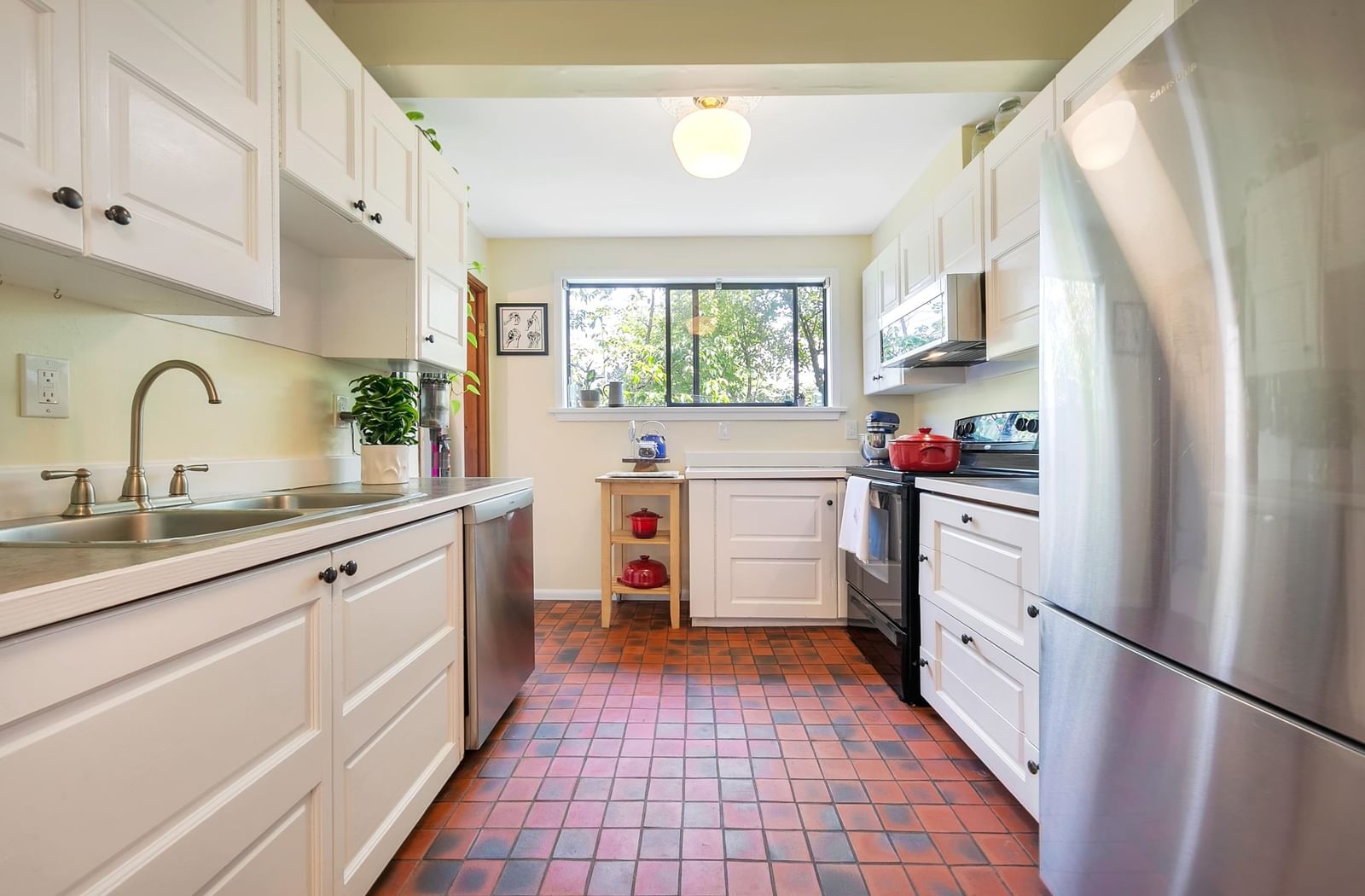 Listing Image 8