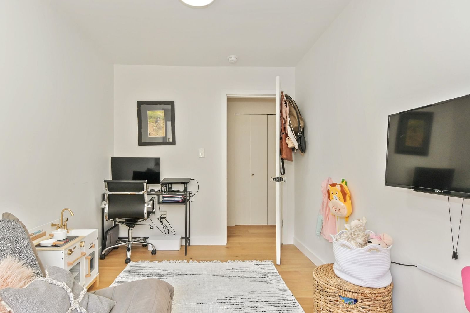 Listing Image 22