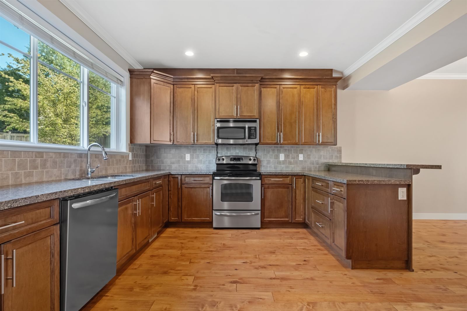 Listing Image 13
