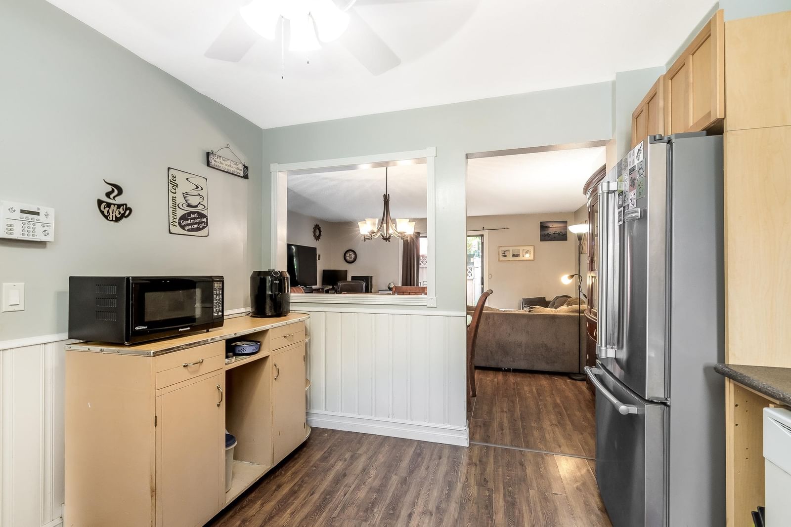 Listing Image 10