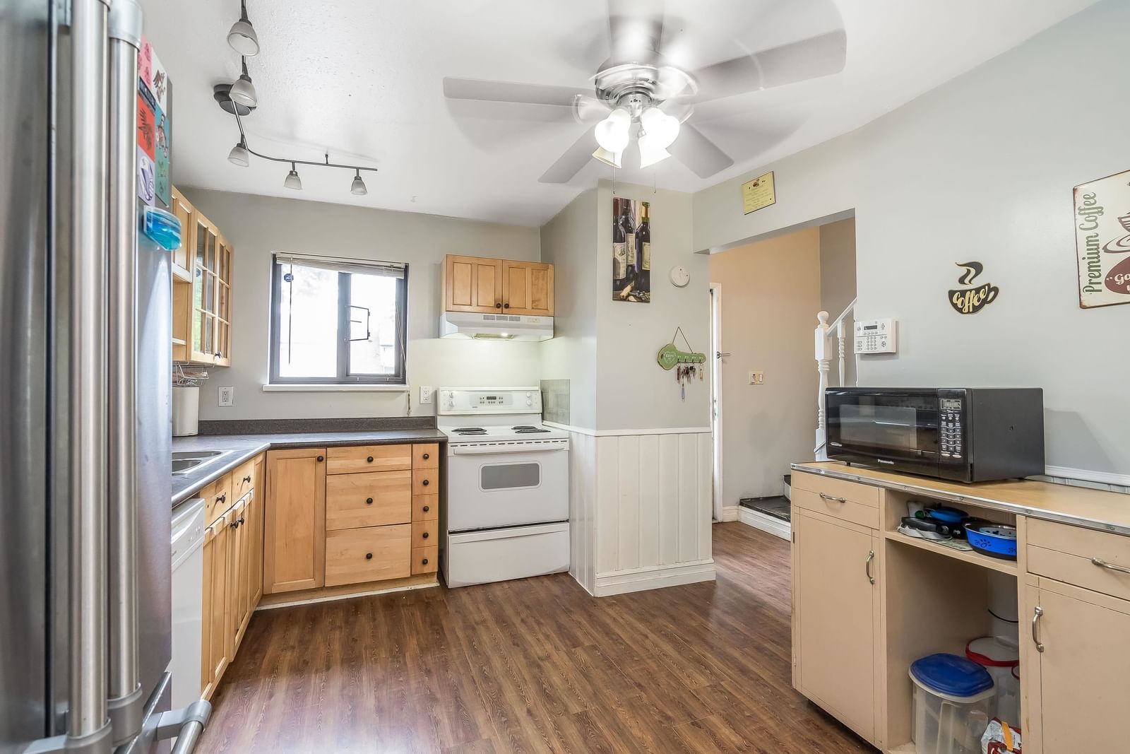 Listing Image 9