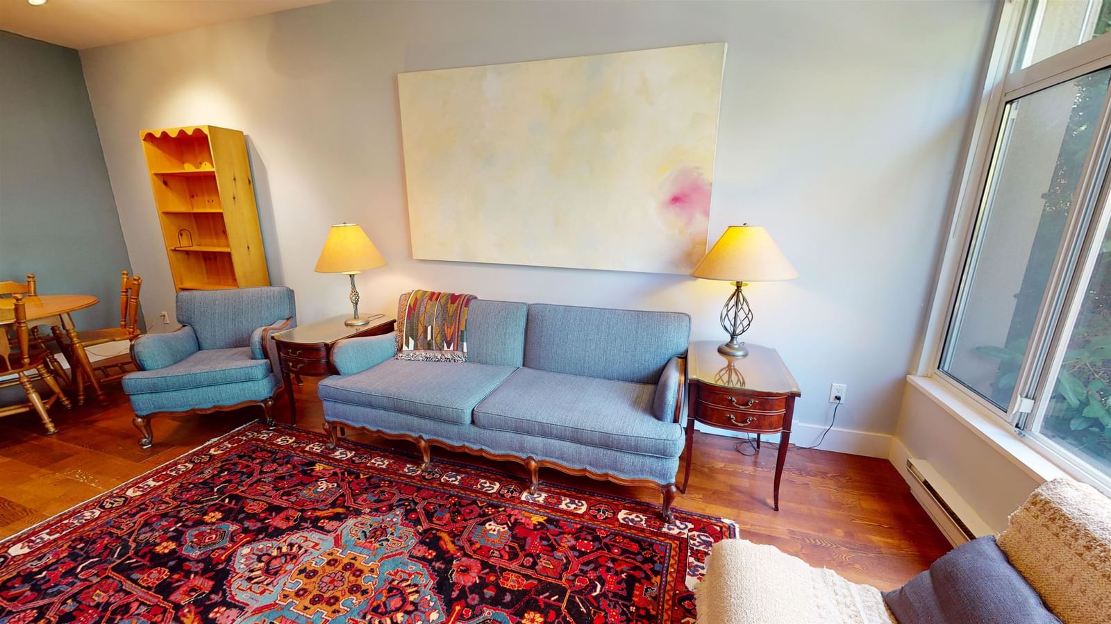 Listing Image 4