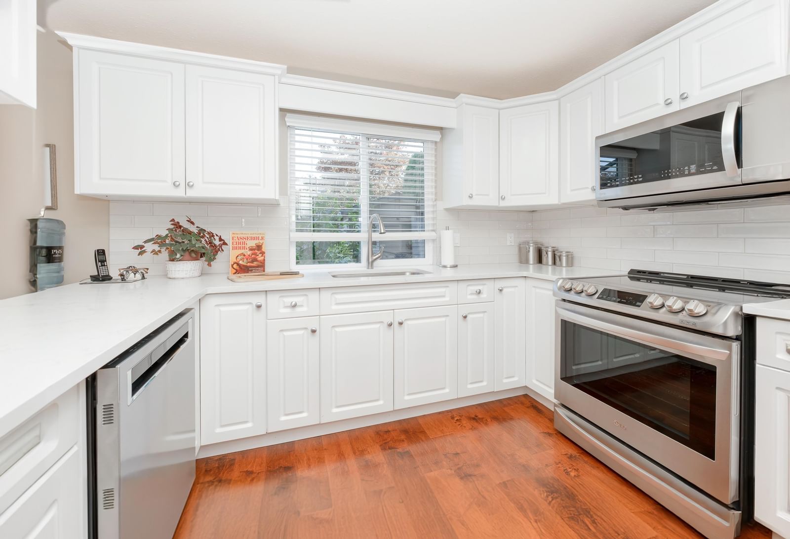 Listing Image 9