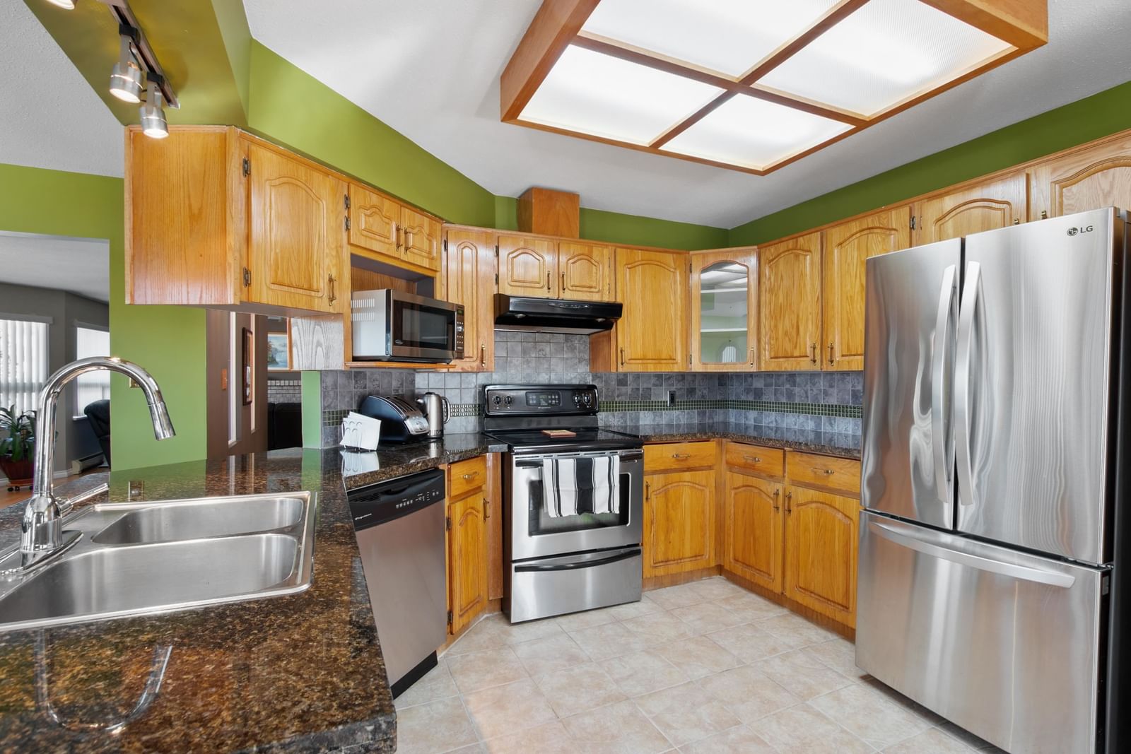 Listing Image 10