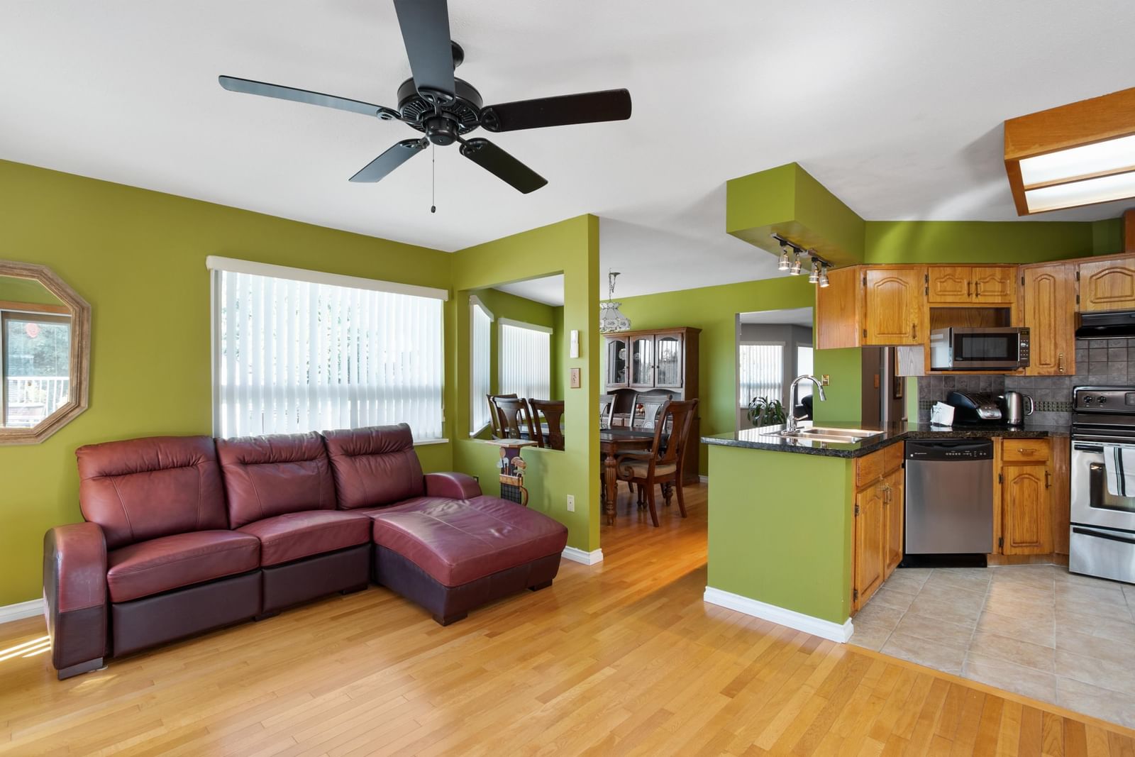 Listing Image 13