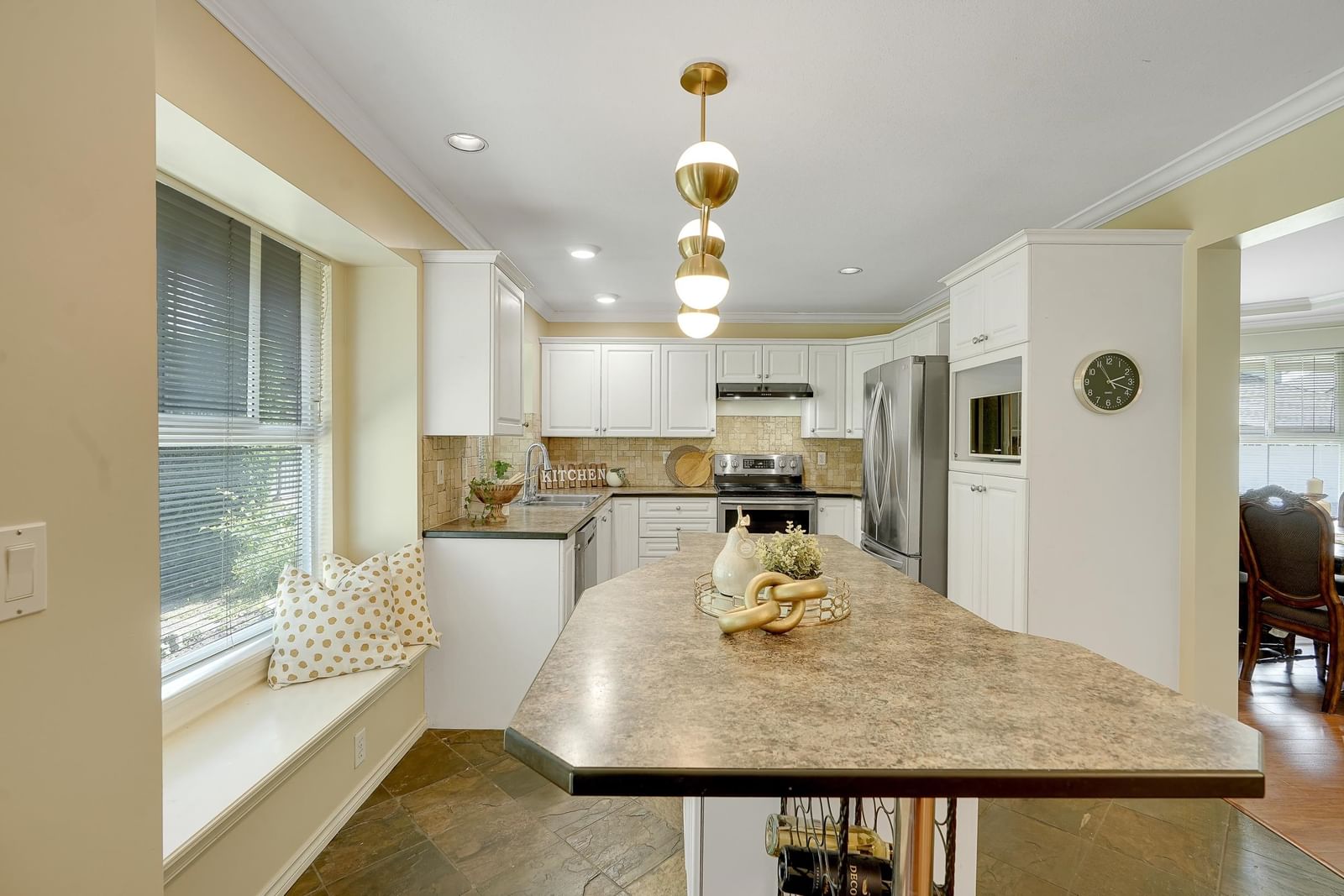 Listing Image 15