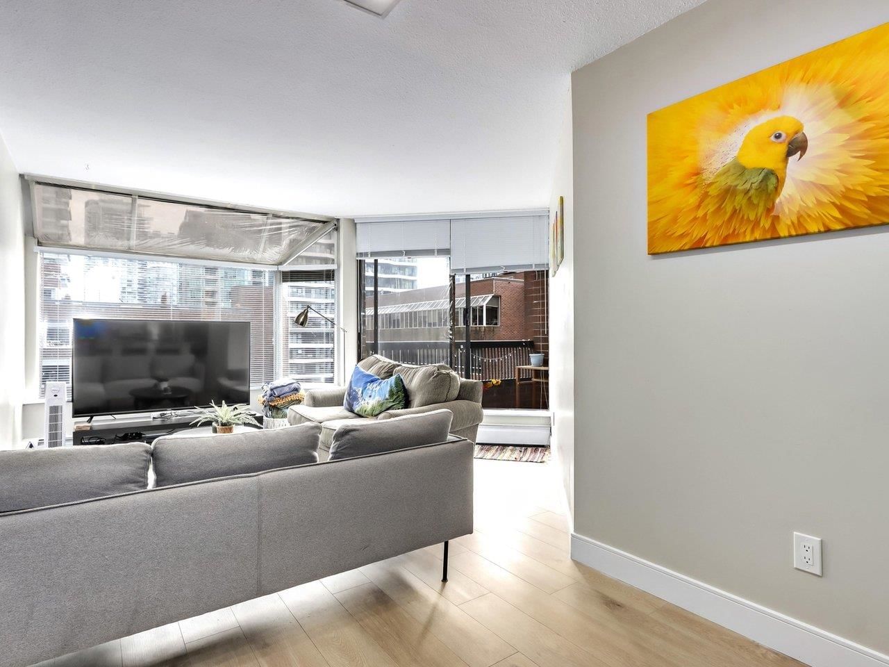 Listing Image 11
