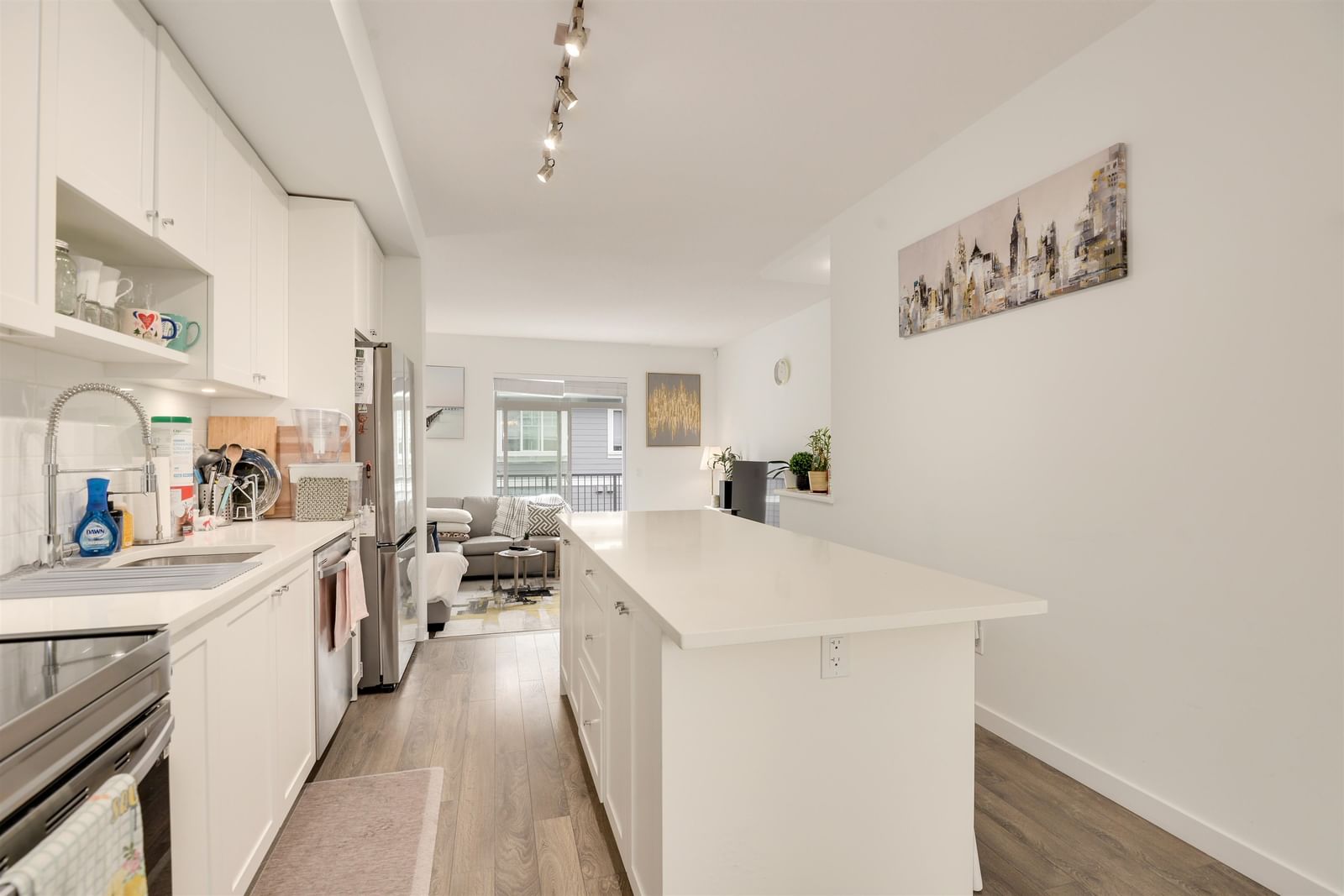 Listing Image 10