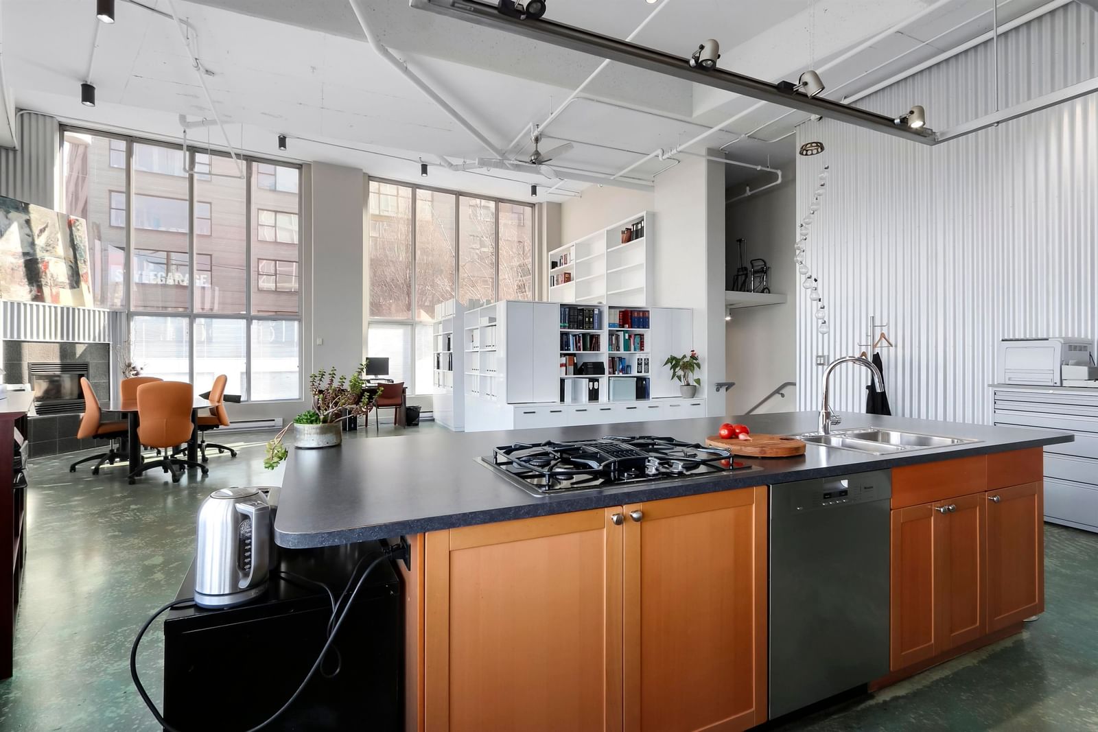 Listing Image 11