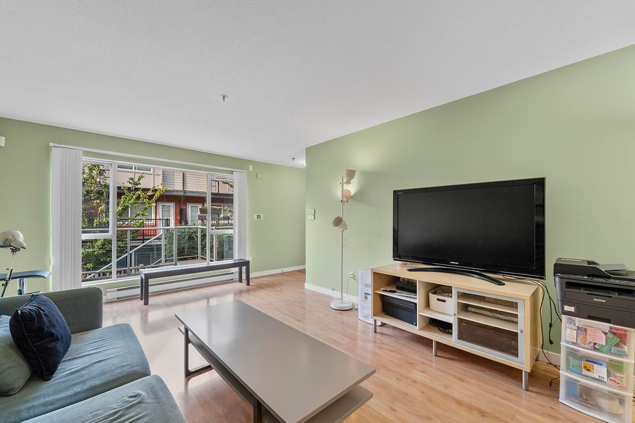 Listing photo 3