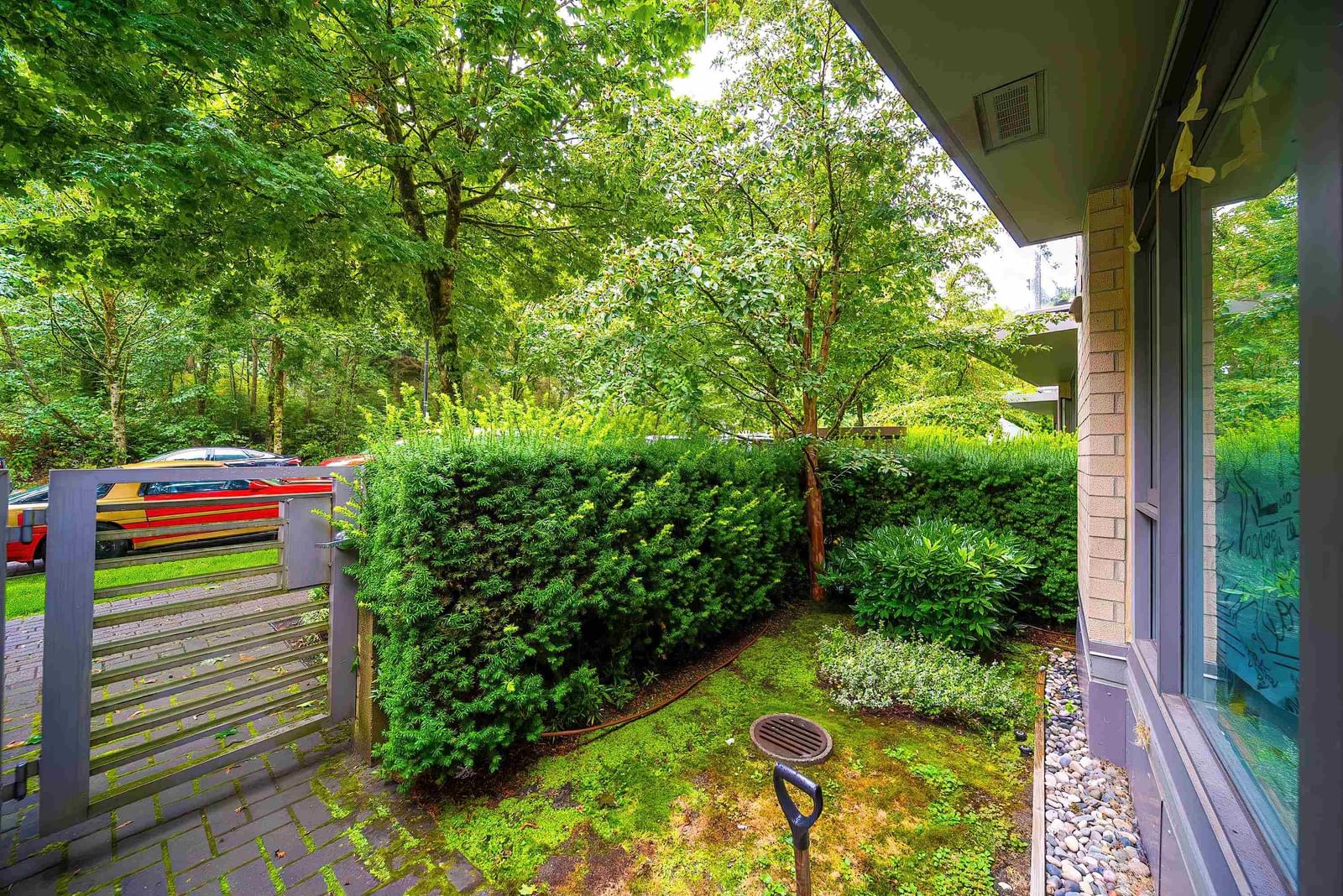 Listing Image 5