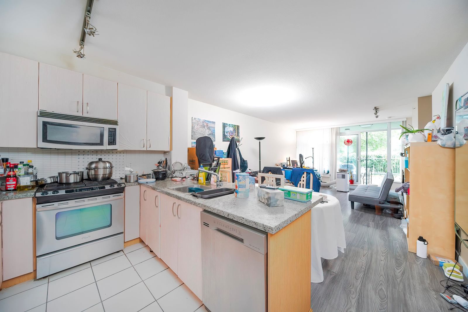 Listing Image 8