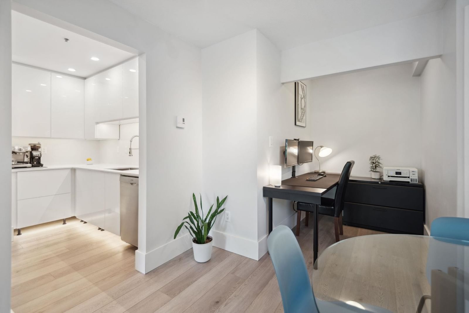 Listing Image 10